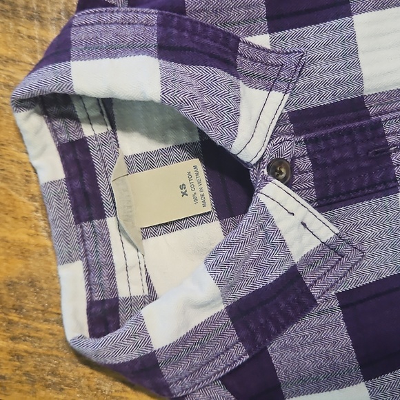 Duluth Trading Free Swingin Flannel - Picture 2 of 4